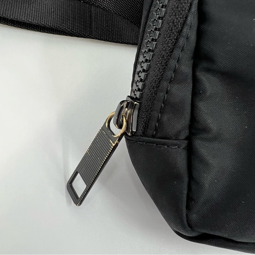 Lululemon RARE OG Everywhere Black Belt Bag Original Version - Picture 7 of 12